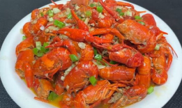 蒜蓉小龙虾的做法视频,香辣诱人，家常美味制作指南