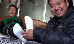 挠帅哥脚心视频,揭秘挠帅哥脚心视频的幕后故事